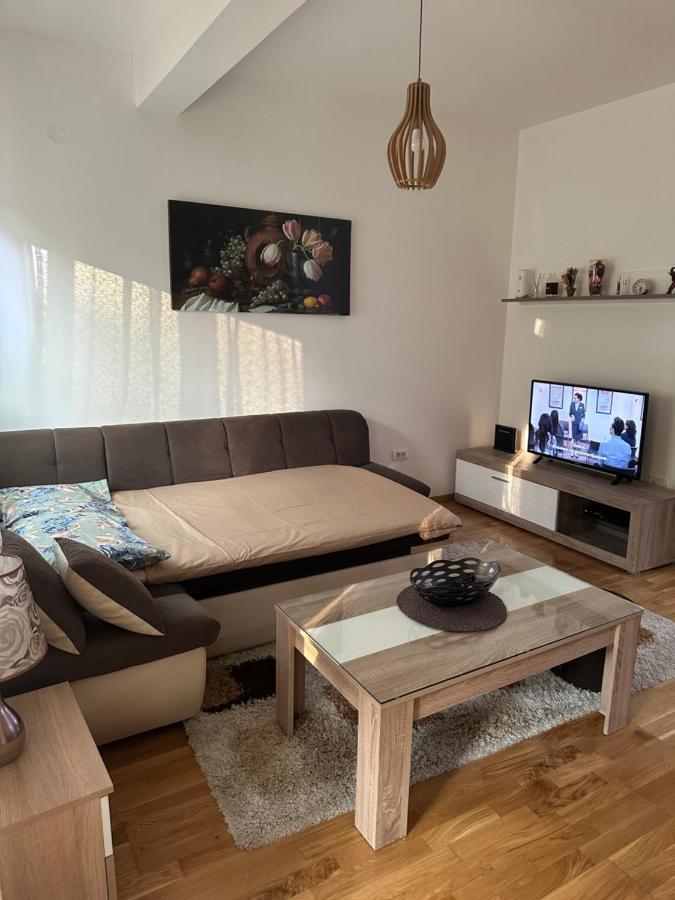 Kropa Apartman 波德戈里察 外观 照片